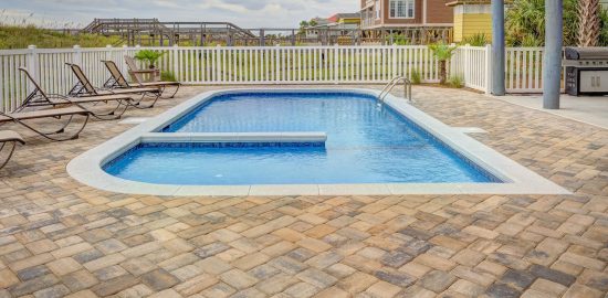 basen odkryty zalety