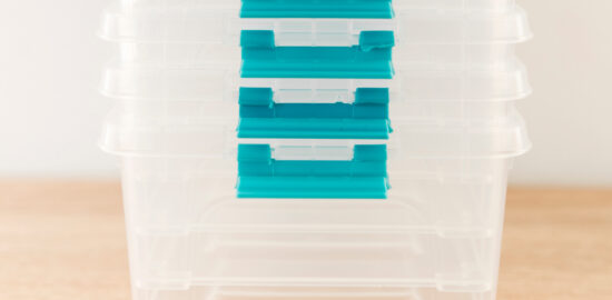 plastikowe pudelka przezroczyste